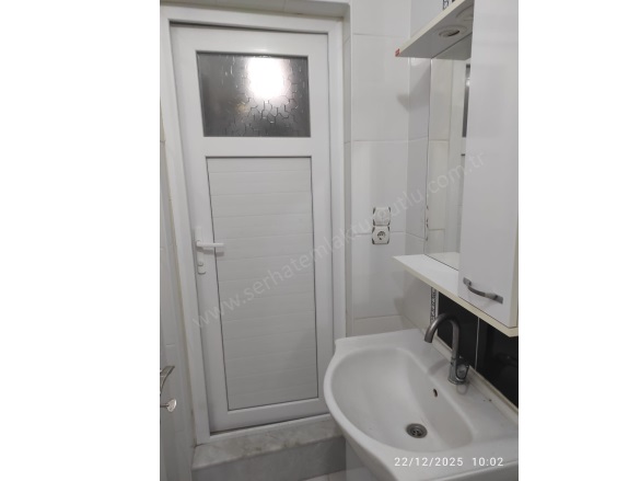 Ergenekon Mah. Turgutlu Kiralık Daire |  3+1 Oda | 125M2 Aylık 25.000Tl | Yüksek Giriş | Doğalgaz(Kombi) | 1 Banyo | 1 Yatak Odası Resim-4