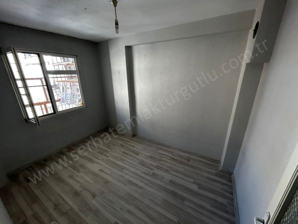 Yedi Eylül Mah. Turgutlu Satılık Daire |  3+1 Oda | 110M2 2.350.000Tl | 2. Kat | Doğalgaz Sobası | 1 Banyo | 1 Yatak Odası Resim-3