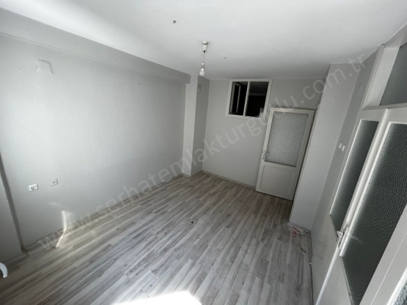 Yedi Eylül Mah. Turgutlu Satılık Daire |  3+1 Oda | 110M2 2.350.000Tl | 2. Kat | Doğalgaz Sobası | 1 Banyo | 1 Yatak Odası Resim-4