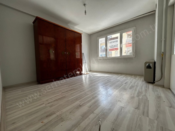 Yedi Eylül Mah. Turgutlu Satılık Daire |  3+1 Oda | 110M2 2.350.000Tl | 2. Kat | Doğalgaz Sobası | 1 Banyo | 1 Yatak Odası Resim-5