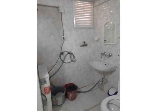Yedi Eylül Mah. Turgutlu Satılık Daire |  3+1 Oda | 120M2 2.450.000Tl | 2. Kat | Doğalgaz(Kombi) | 1 Banyo | 1 Yatak Odası Resim-3