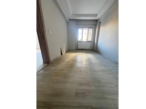 Yiğitler Mah. Turgutlu Satılık Daire |  2+1 Oda | 140M2 2.650.000Tl | Zemin Kat | Doğalgaz(Kombi) | 1 Banyo | 1 Yatak Odası Resim-3