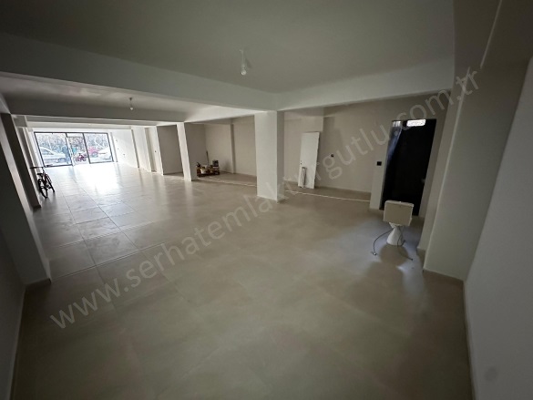 Yeni Mah. Turgutlu Satılık Dükkan |  1 Oda | 180M2 11.500.000Tl | Zemin Kat | Klima Resim-3