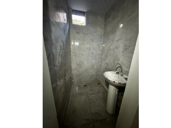 Yeni Mah. Turgutlu Satılık Dükkan |  1 Oda | 180M2 11.500.000Tl | Zemin Kat | Klima Resim-4