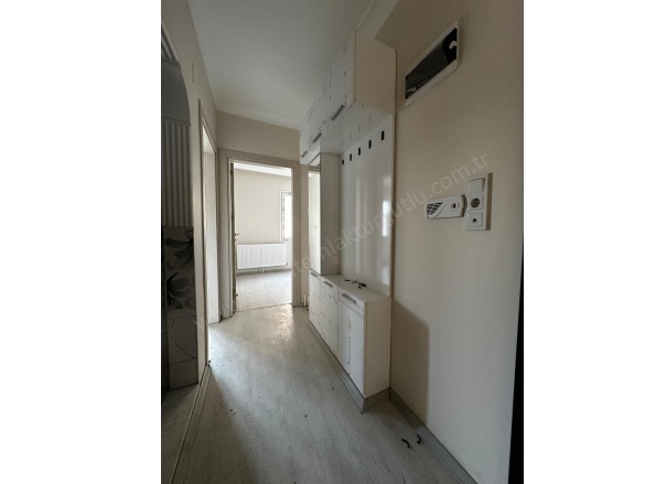 Şehitler Mah. Turgutlu Satılık Daire |  2+1 Oda | 100M2 3.750.000Tl  Krediye Uygun  | 3. Kat | Doğalgaz(Kombi) | 1 Banyo | 1 Yatak Odası Resim-5