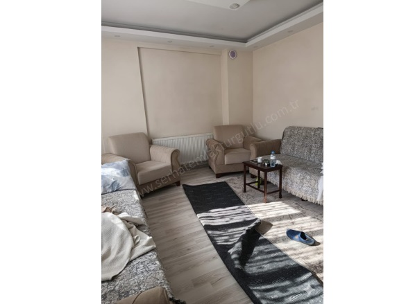 Yedi Eylül Mah. Turgutlu Satılık Daire |  3+1 Oda | 130M2 3.500.000Tl  Krediye Uygun  | 2. Kat | Doğalgaz(Kombi) | 1 Banyo | 1 Yatak Odası Resim-3
