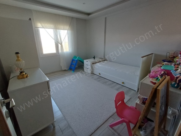Ergenekon Mah. Turgutlu Satılık Daire |  3+1 Oda | 150M2 5.350.000Tl  Krediye Uygun  | 3. Kat | Doğalgaz(Kombi) | 1 Banyo | 1 Yatak Odası Resim-3