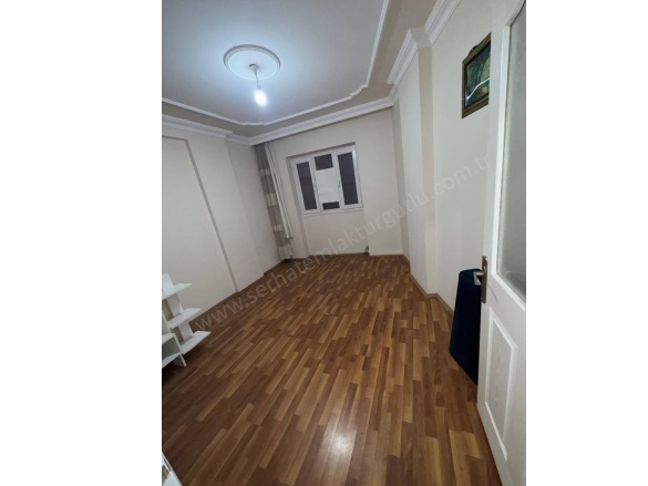 Yıldırım Mah. Turgutlu Satılık Daire |  1+1 Oda | 85M2 2.200.000Tl  Krediye Uygun  | 2. Kat | Soba | 1 Banyo | 1 Yatak Odası Resim-1