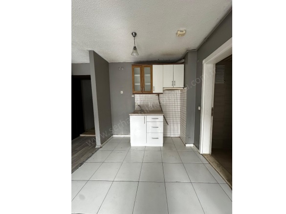 Yıldırım Mah. Turgutlu Kiralık Daire |  2+1 Oda | 75M2 Aylık 14.000Tl | 3. Kat | Doğalgaz(Kombi) | 1 Banyo | 1 Yatak Odası Resim-3