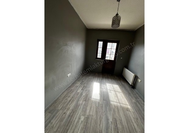 Yıldırım Mah. Turgutlu Kiralık Daire |  2+1 Oda | 75M2 Aylık 14.000Tl | 3. Kat | Doğalgaz(Kombi) | 1 Banyo | 1 Yatak Odası Resim-4