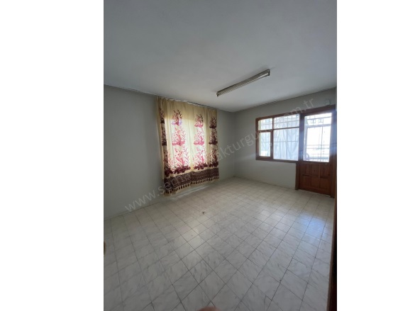 Selvilitepe Mah. Turgutlu Kiralık Daire |  3+1 Oda | 120M2 Aylık 14.000Tl | Zemin Kat | Doğalgaz(Kombi) | 1 Banyo | 1 Yatak Odası Resim-4