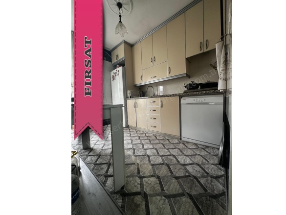 Mustafa Kemal Mah. Turgutlu Satılık Daire |  2+1 Oda | 100M2 2.290.000Tl | 1. Kat | Doğalgaz(Kombi) | 1 Banyo | 1 Yatak Odası Resim-1