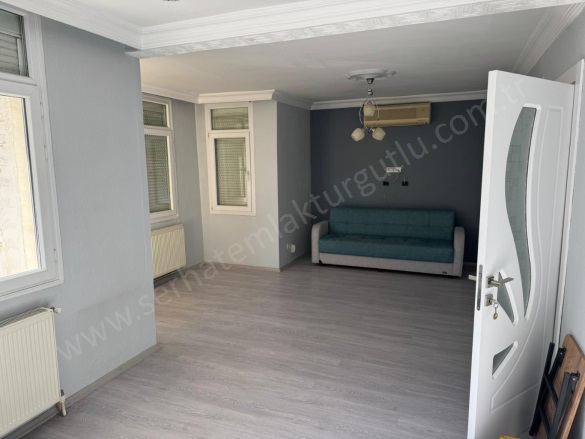 Cumhuriyet Mah. Turgutlu Satılık Daire |  2+1 Oda | 90M2 2.750.000Tl | 1. Kat | Doğalgaz(Kombi) | 1 Banyo | 1 Yatak Odası Resim-2