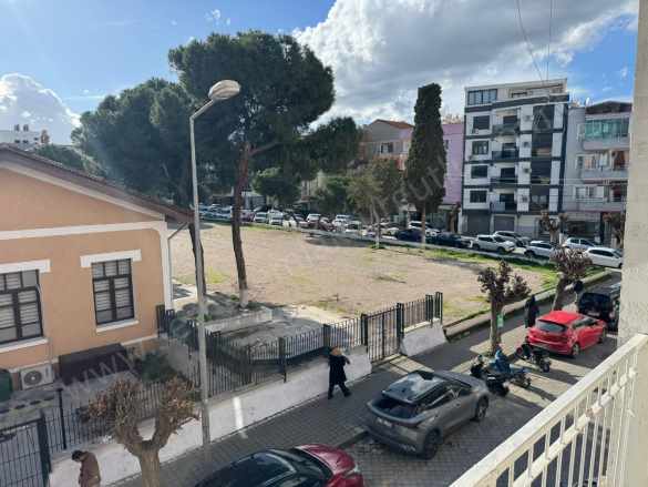 Turgutlu Satılık Daire Cumhuriyet Mah 2+1 Oda 80M2 Zemin Üstü 1 Kat Doğalgazlı Balkonlu Orta Park Civarı