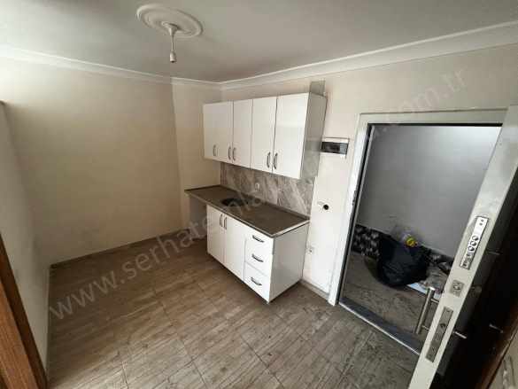 Turgutlu Satılık Daire Albayrak Mah 1+1 Oda Ayrı Mutfak 55M2 2 Kat C B Ü Karşısı Tren Yolu Cepheli