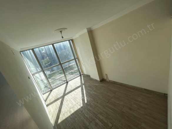 Turgutlu Satılık Daire Albayrak Mah 1+1 Oda Ayrı Mutfak 55M2 2 Kat C B Ü Karşısı Tren Yolu Cepheli