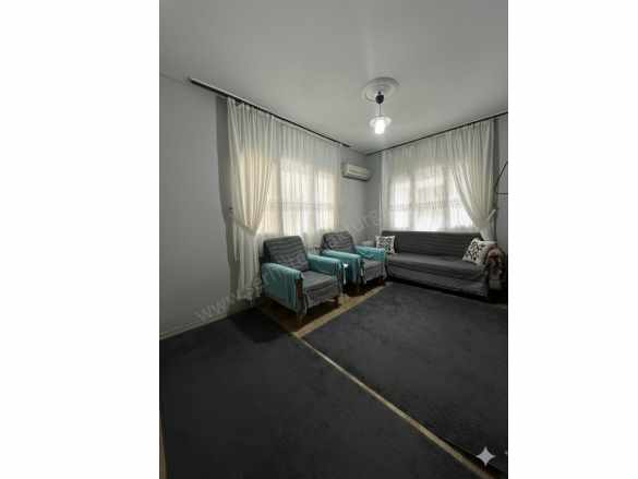 Turgutlu Satılık Daire Mustafa Kemal Mah Köşe 90M2 2+1 Oda Zemin Kat Doğalgazlı 20 Yıllık