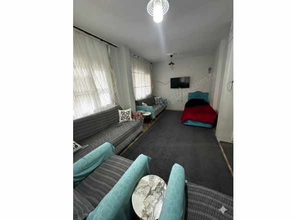 Turgutlu Satılık Daire Mustafa Kemal Mah Köşe 90M2 2+1 Oda Zemin Kat Doğalgazlı 20 Yıllık