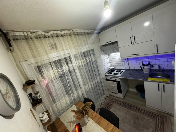 Yiğitler Mah. Turgutlu Satılık Daire |  2+1 Oda | 85M2 2.100.000Tl | Zemin Kat | Doğalgaz(Kombi) | 1 Banyo | 1 Yatak Odası Resim-2