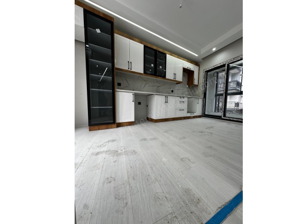 Şehitler Mah. Turgutlu Satılık Daire |  3+1 Oda | 130M2 4.250.000Tl  Krediye Uygun  | 1. Kat | Doğalgaz(Kombi) | 1 Banyo | 1 Yatak Odası Resim-1