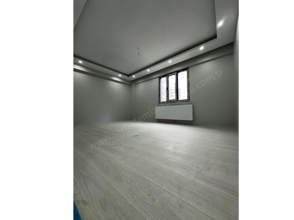 Şehitler Mah. Turgutlu Satılık Daire |  3+1 Oda | 130M2 4.250.000Tl  Krediye Uygun  | 1. Kat | Doğalgaz(Kombi) | 1 Banyo | 1 Yatak Odası Resim-4