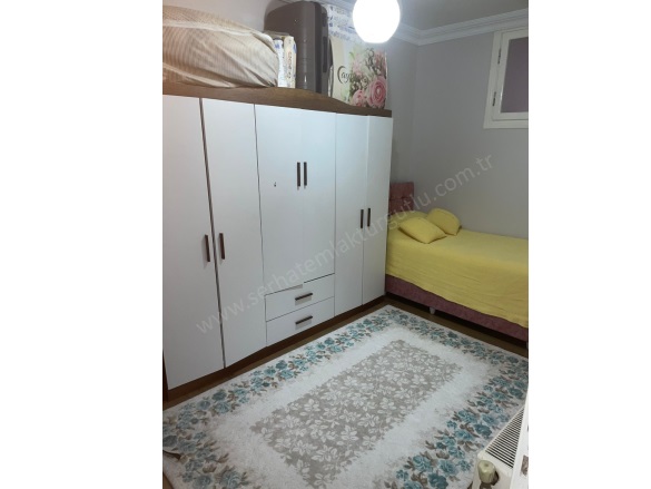 Yedi Eylül Mah. Turgutlu Satılık Daire |  3+1 Oda | 170M2 4.000.000Tl  Krediye Uygun  | 4. Kat | Doğalgaz(Kombi) | 1 Banyo | 1 Yatak Odası Resim-3