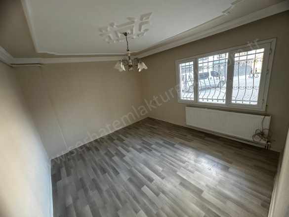 Turgutlu Satılık Daire Yiğitler Mah 135M2 3+1 Oda 30M2 Arka Bahçe Doğalgazlı Köşe Müstakil Girişli