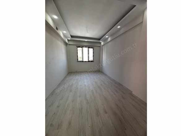 Turgutlu Satılık Daire Turgutlar Mah 110M2 2+1 Oda Geniş Ler Şahsi Otoparrk Ve Asansör Mevcut