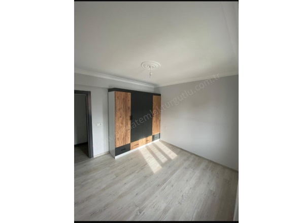 Şehitler Mah. Turgutlu Kiralık Daire |  2+1 Oda | 110M2 Aylık 25.000Tl | 3. Kat | Doğalgaz(Kombi) | 1 Banyo | 1 Yatak Odası Resim-2