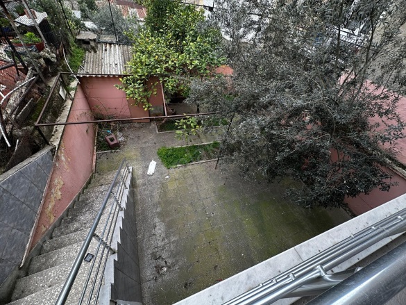 Yedi Eylül Mah. Turgutlu Satılık Daire |  2+1 Oda | 160M2 4.000.000Tl  Krediye Uygun  | 1. Kat | Doğalgaz(Kombi) | 1 Banyo | 1 Yatak Odası Resim-3