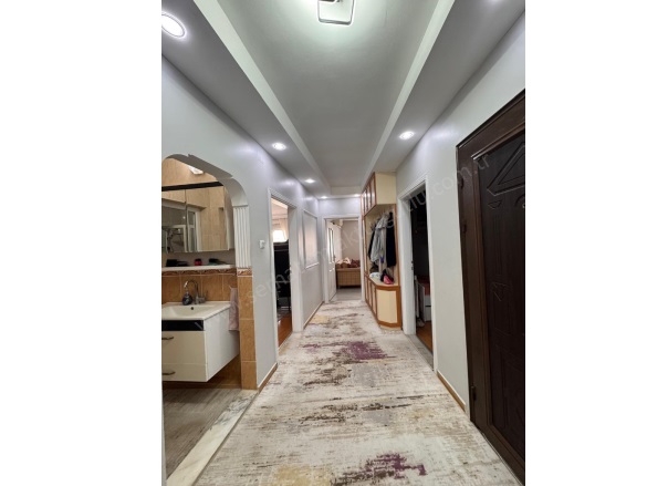 Şehitler Mah. Turgutlu Satılık Daire |  3+1 Oda | 130M2 3.650.000Tl  Krediye Uygun  | 4. Kat | Doğalgaz(Kombi) | 1 Banyo | 1 Yatak Odası Resim-3