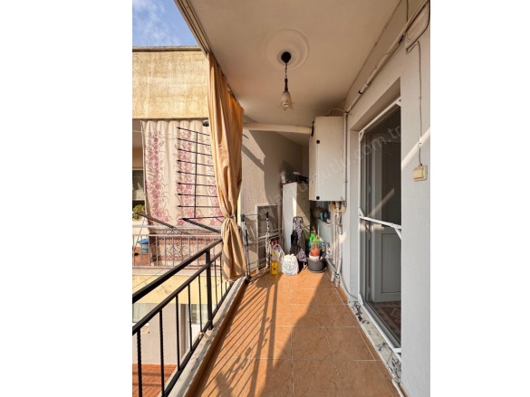 Şehitler Mah. Turgutlu Satılık Daire |  3+1 Oda | 130M2 3.650.000Tl  Krediye Uygun  | 4. Kat | Doğalgaz(Kombi) | 1 Banyo | 1 Yatak Odası Resim-4