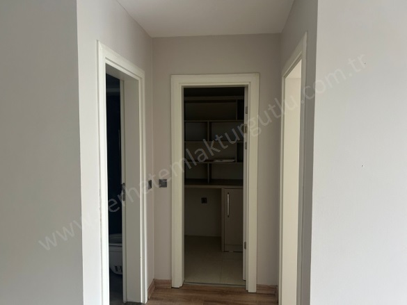 Selvilitepe Mah. Turgutlu Kiralık Daire |  1+1 Oda | 75M2 Aylık 22.500Tl | 3. Kat | Doğalgaz(Kombi) | 1 Banyo | 1 Yatak Odası Resim-4