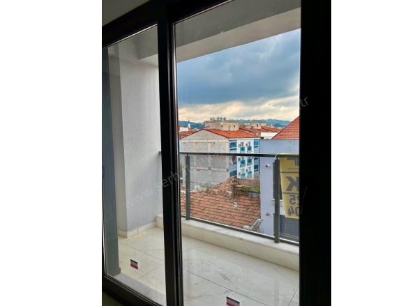 Turgutlar Mah. Turgutlu Satılık Daire |  2+1 Oda | 100M2 3.600.000Tl | 4. Kat | Doğalgaz(Kombi) | 1 Banyo | 1 Yatak Odası Resim-3