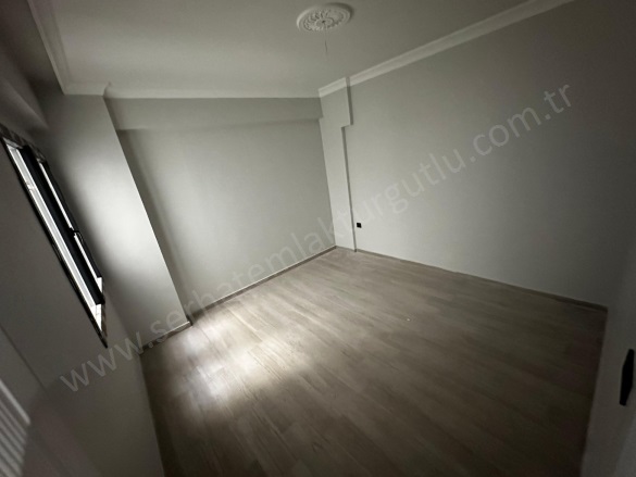 Acarlar Mah. Turgutlu Satılık Daire |  2+1 Oda | 100M2 4.400.000Tl  Krediye Uygun  | 3. Kat | Yerden Isıtma | 1 Banyo | 1 Yatak Odası Resim-3