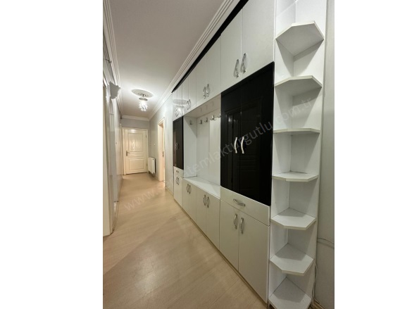 Cumhuriyet Mah. Turgutlu Satılık Daire |  3+1 Oda | 135M2 4.600.000Tl  Krediye Uygun  | 4. Kat | Doğalgaz(Kombi) | 1 Banyo | 1 Yatak Odası Resim-3