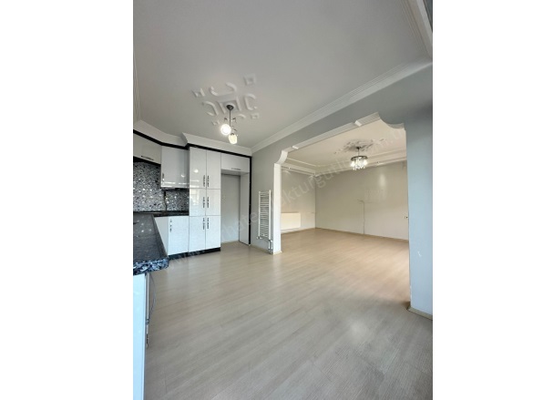 Cumhuriyet Mah. Turgutlu Satılık Daire |  3+1 Oda | 135M2 4.600.000Tl  Krediye Uygun  | 4. Kat | Doğalgaz(Kombi) | 1 Banyo | 1 Yatak Odası Resim-4