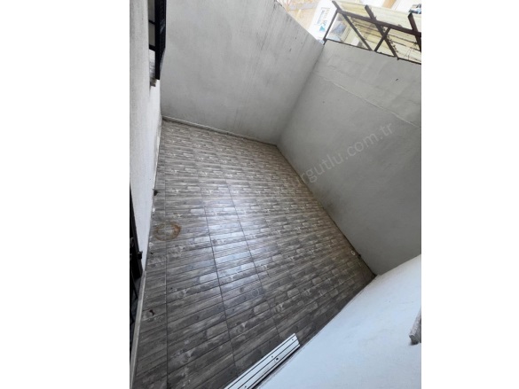 Yiğitler Mah. Turgutlu Satılık Daire |  3+1 Oda | 125M2 3.350.000Tl  Krediye Uygun  | Yüksek Giriş | Doğalgaz(Kombi) | 1 Banyo | 1 Yatak Odası Resim-3