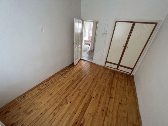 Yeni Mah. Turgutlu Satılık Daire |  3+1 Oda | 105M2 1.950.000Tl  Krediye Uygun  | Zemin Kat | Soba | 1 Banyo | 1 Yatak Odası Resim-4