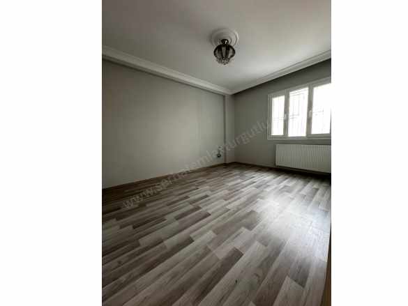 Turgutlu Satılık Daire Turgutlar Mah Zemin Üstü 1 Kat 120M2 3+1 Oda 12 Yıllık Doğalgazlı Balkonlu 2+1