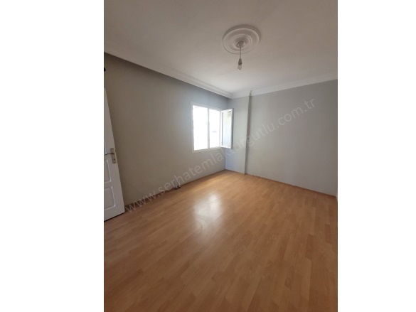 Yıldırım Mah. Turgutlu Satılık Daire |  3+1 Oda | 125M2 4.000.000Tl  Krediye Uygun  | Zemin Kat | Doğalgaz(Kombi) | 1 Banyo | 1 Yatak Odası Resim-2