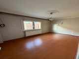 Turgutlu Satılık Daire Acarlar Mah 190M2 3+1 Oda 2 Kat Doğalgazlı Balkonlu 14 Yıllık Doğalgaz(Kombi) 1 Banyo