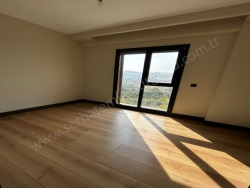Turgutlu Selvilitepe Mah. Kiralık Daire 3+1 120 M2 | 3. Kat | Yerden Isıtma | 2 Banyo | 1 Yatak Odası