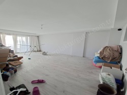 Turgutlu Yıldırım Mah. Satılık Daire 3+1 190 M2 | 1. Kat | Doğalgaz(Kombi) | 2 Banyo | 1 Yatak Odası