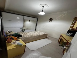 Turgutlu Turgutlar Mah. Satılık Daire 2+1 95 M2 | 4. Kat | Klima | 1 Banyo | 1 Yatak Odası