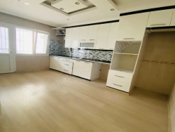 Turgutlu İstiklal Mah. Kiralık Daire 3+1 170 M2 | 2. Kat | Doğalgaz(Kombi) | 1 Banyo | 1 Yatak Odası