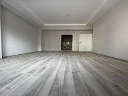 Turgutlu İstiklal Mah. Satılık Daire 3+1 140 M2 | 3. Kat | Doğalgaz(Kombi) | 2 Banyo | 1 Yatak Odası