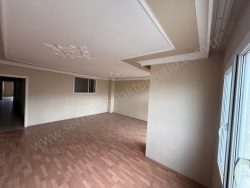 Turgutlu Turan Mah. Satılık Daire 3+1 135 M2 | 4. Kat | Soba | 1 Banyo | 1 Yatak Odası