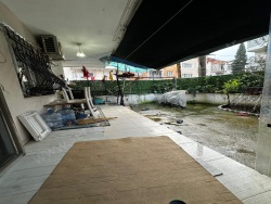 Turgutlu Yedi Eylül Mah. Satılık Daire 2+1 130 M2 | Yüksek Giriş | Doğalgaz(Kombi) | 1 Banyo | 1 Yatak Odası