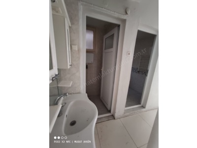Turgutlu Kiralık Dükkan Cumhuriyet Mah 140M2 Yüksek Zemin Doğalgazlı Mutfaklı Wc Lavabo Banyo Vardır 1+1